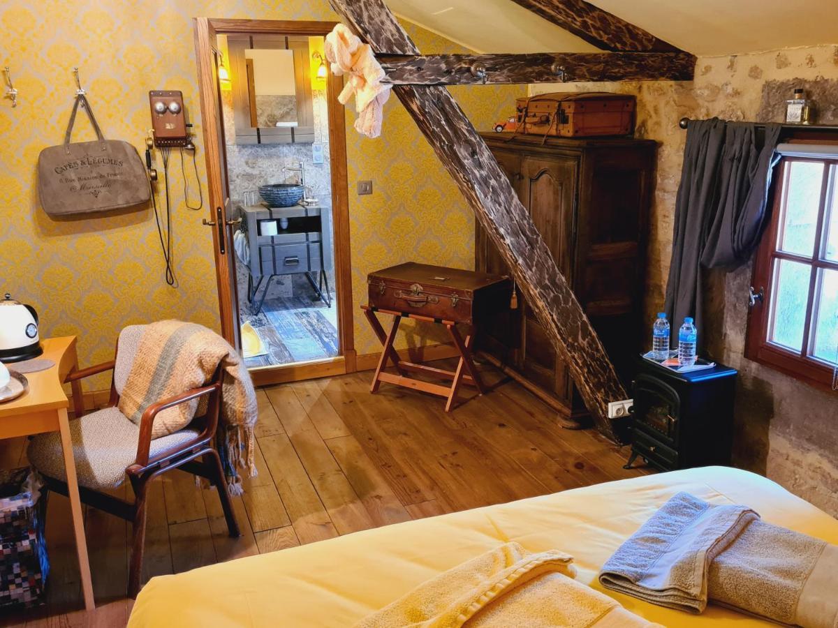 Отель Ferme De Tayac - Charme Avec Pool Les Eyzies Экстерьер фото