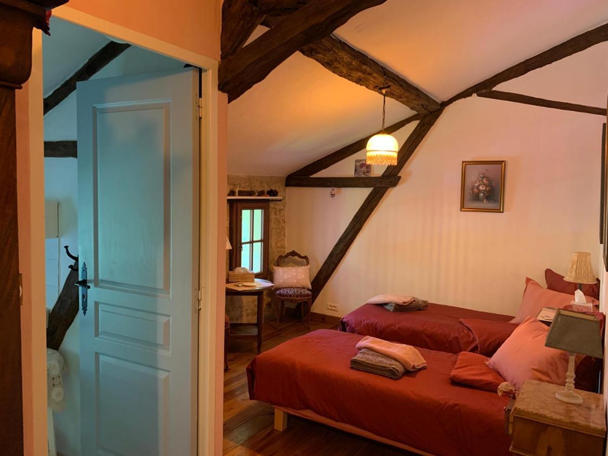 Отель Ferme De Tayac - Charme Avec Pool Les Eyzies Экстерьер фото